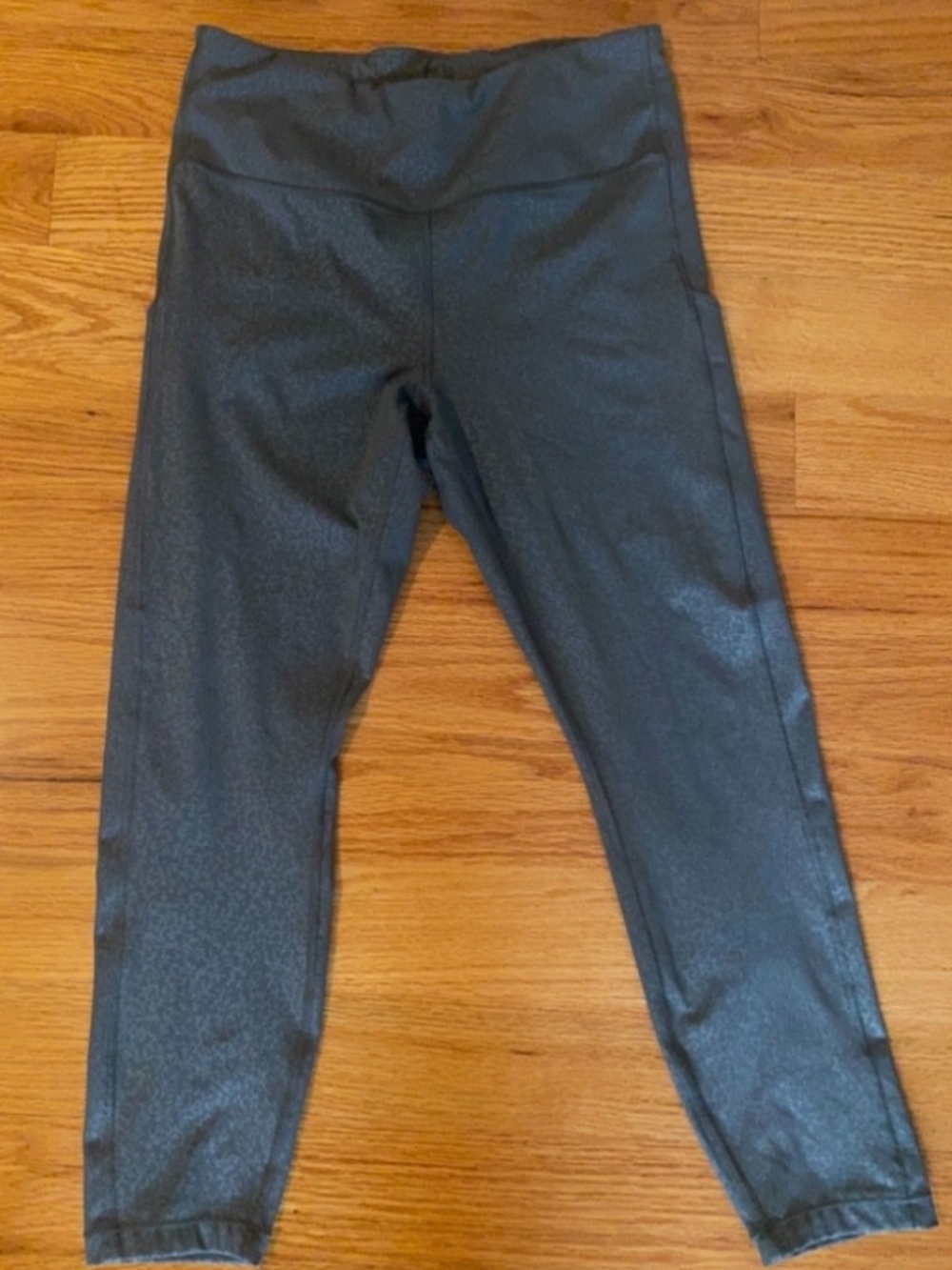 Athleta Leggings Medium Women’s Grey Snake Print